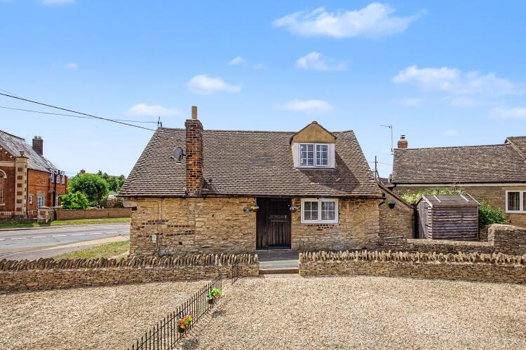 2 bed Cottage for rent in Long Hanborough. From Finders Keepers - Witney