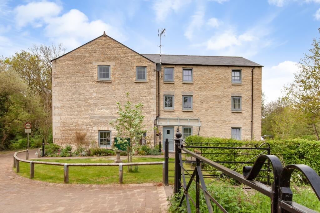 2 bed Apartment for rent in Witney. From Finders Keepers - Witney