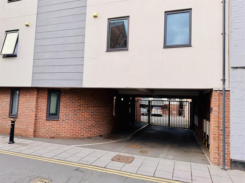 1 bed Apartment for rent in Holmer. From Flint & Cook - Hereford