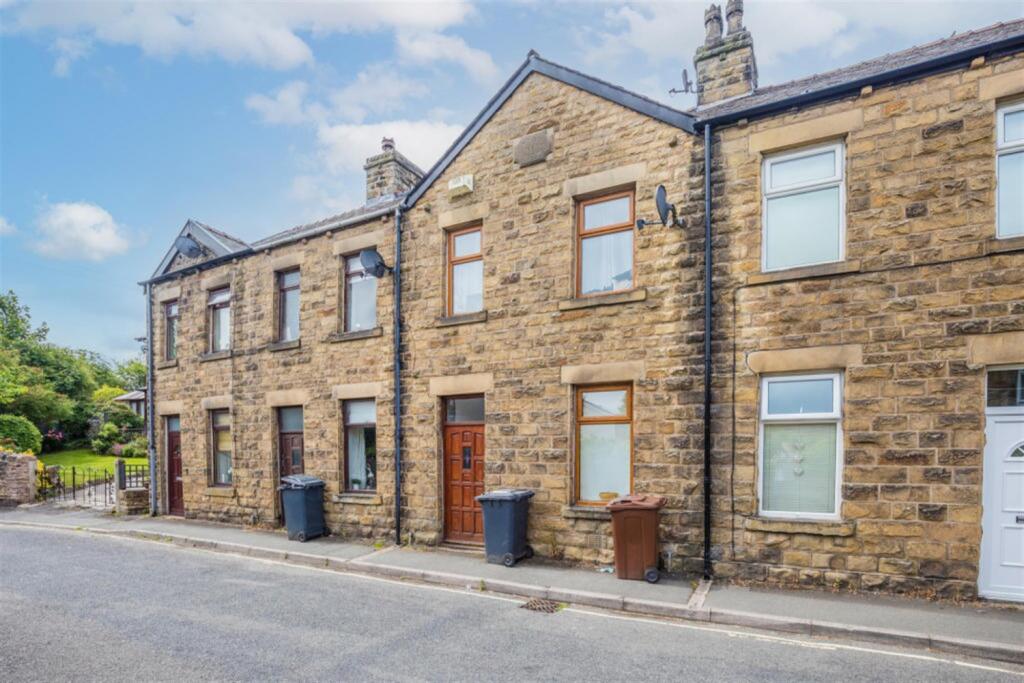 2 bed Mid Terraced House for rent in Chapel-en-le-Frith. From Gascoigne Halman - Chapel-En-Le-Frith 2 bed Mid Terraced House for rent in Chapel-en-le-Frith. From Gascoigne Halman - Chapel-En-Le-Frith