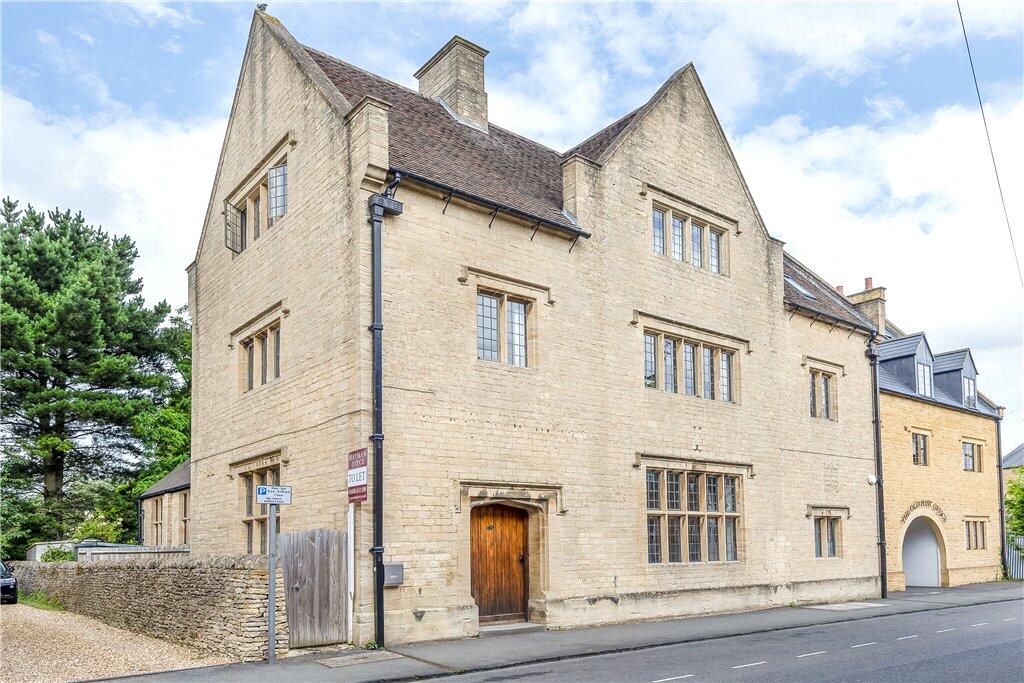 2 bed 1st Floor Flat for rent in . From Hayman-Joyce Estate Agents - Moreton-In-Marsh