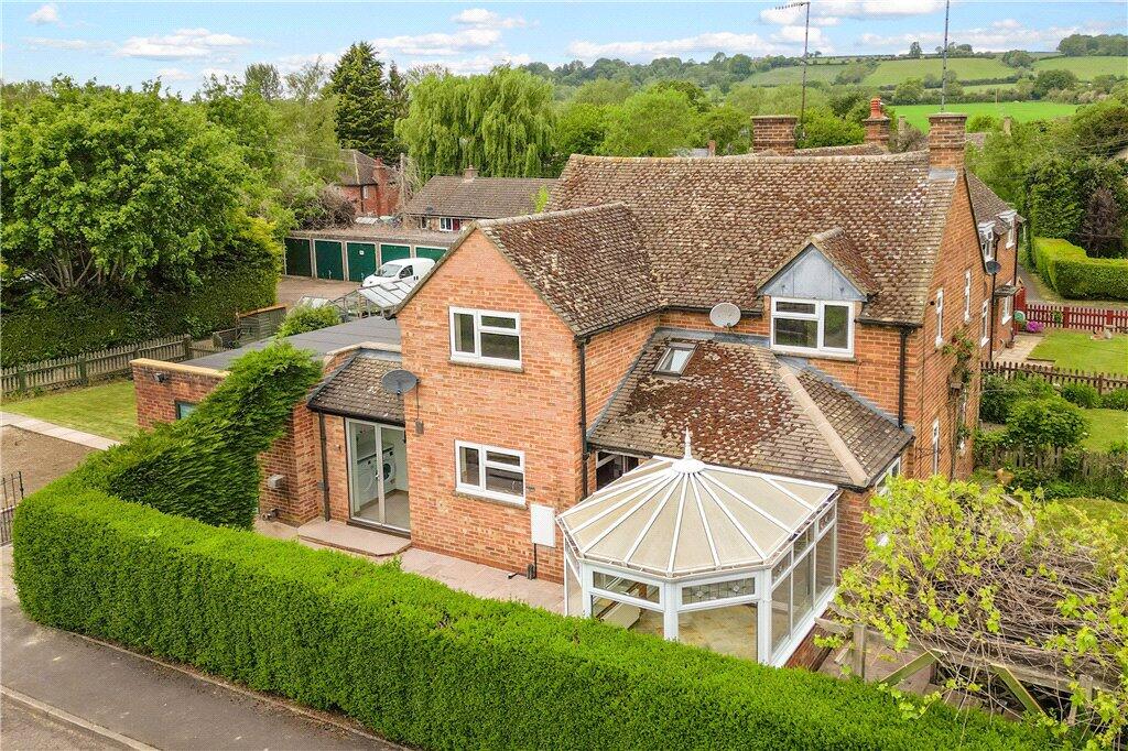 3 bed End of Terrace for rent in Cherington. From Hayman-Joyce Estate Agents - Moreton-In-Marsh 3 bed End of Terrace for rent in Cherington. From Hayman-Joyce Estate Agents - Moreton-In-Marsh