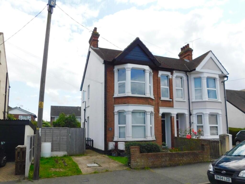 1 bed 1st Floor Flat for rent in Hadleigh. From Heale Property Management - Canvey Island