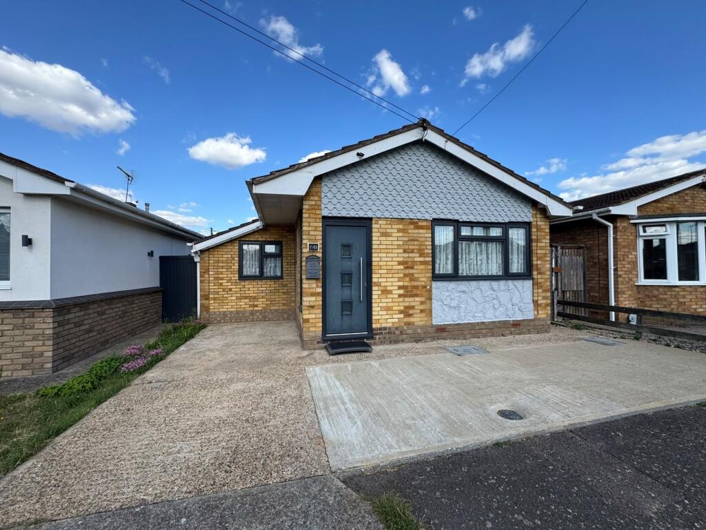 2 bed Detached bungalow for rent in Canvey Island. From Heale Property Management - Canvey Island