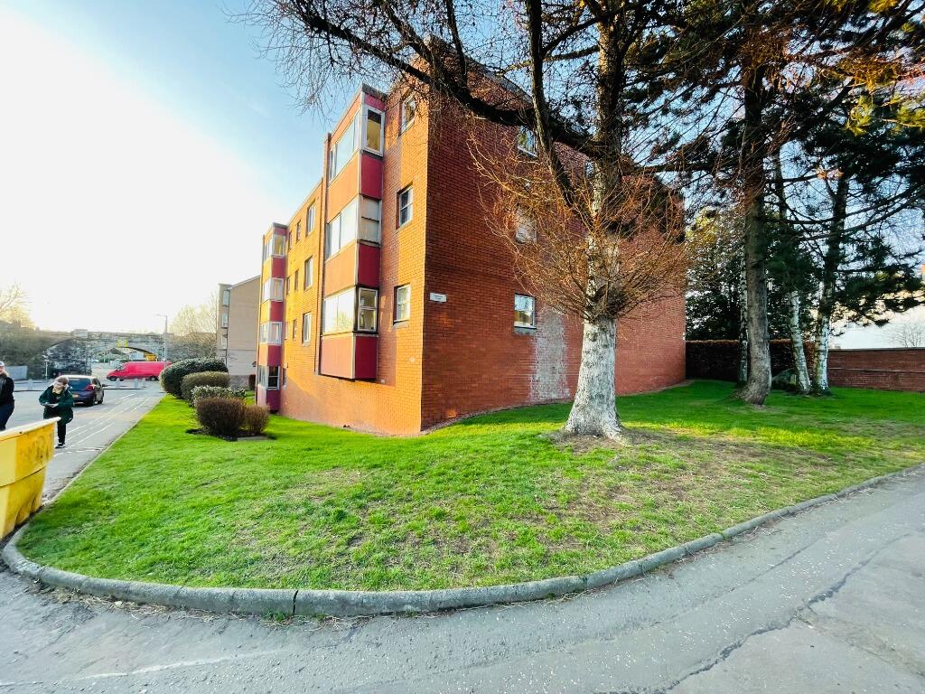 3 bed 1st Floor Flat for rent in Bearsden. From Homes For Good - Glasgow 3 bed 1st Floor Flat for rent in Bearsden. From Homes For Good - Glasgow