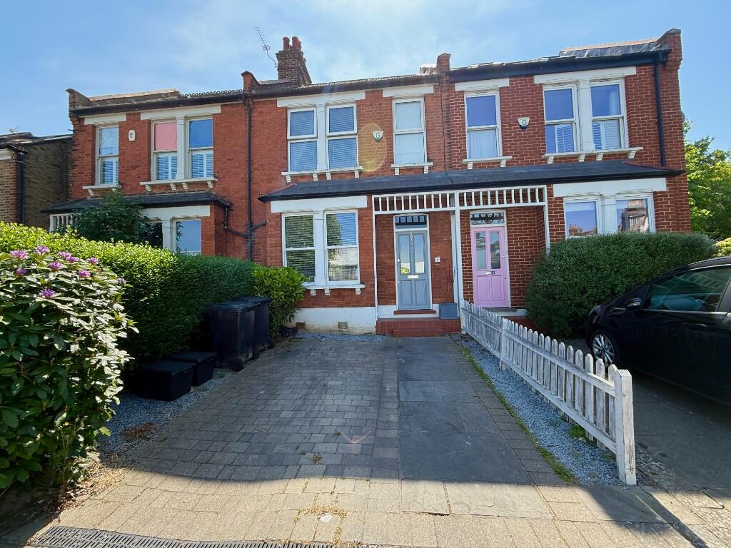 3 bed Mid Terraced House for rent in London. From Homesdale Property Limited - Bromley 3 bed Mid Terraced House for rent in London. From Homesdale Property Limited - Bromley