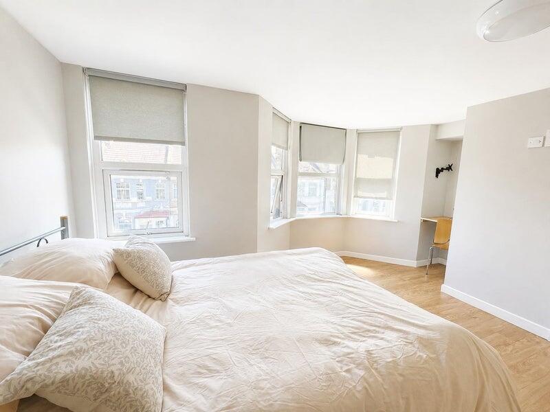 4 bed HMO for rent in Greenwich. From Homesdale Property Limited - Bromley
