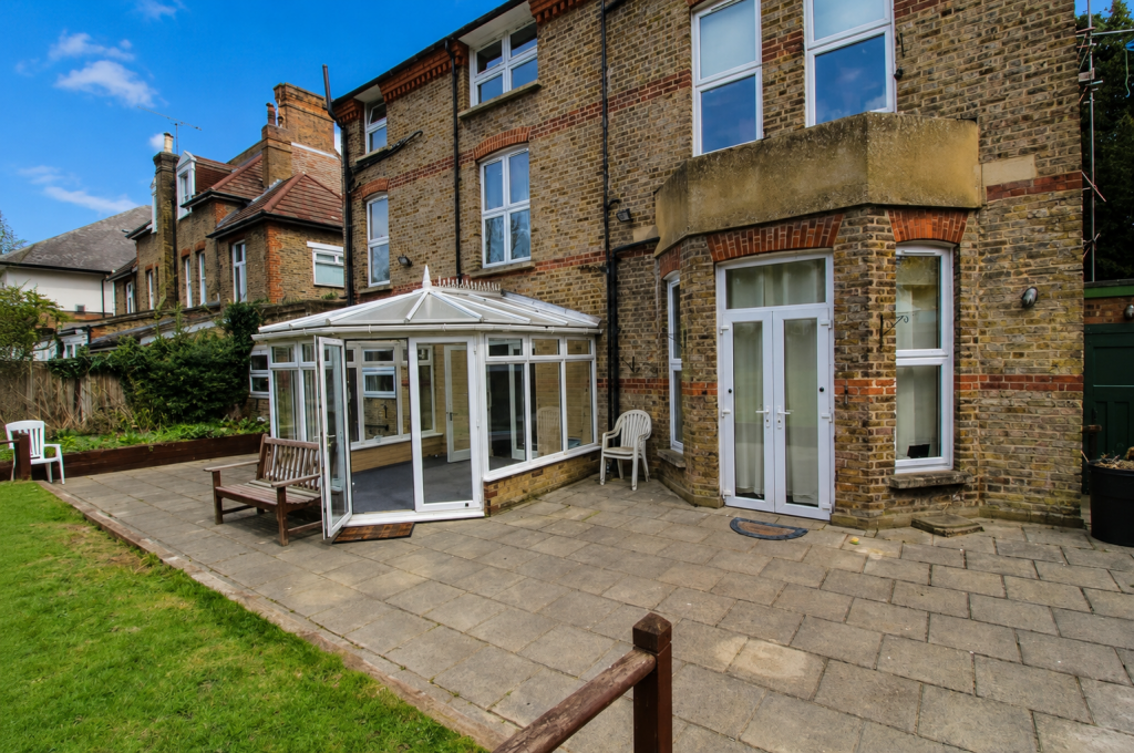 1 bed HMO for rent in Keston Mark. From Homesdale Property Limited - Bromley