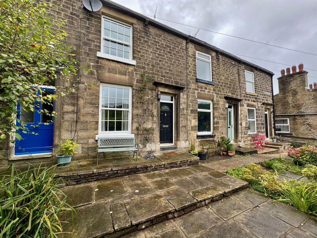 2 bed Mid Terraced House for rent in Whaley Bridge. From Jordan Fishwick - Disley