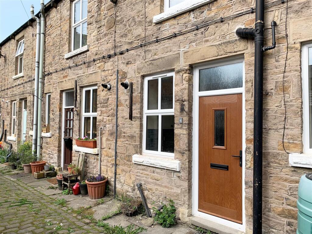 2 bed Mid Terraced House for rent in Whaley Bridge. From Jordan Fishwick - Disley