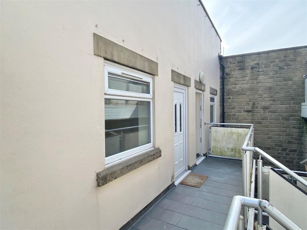 1 bed 1st Floor Flat for rent in New Mills. From Jordan Fishwick - Disley