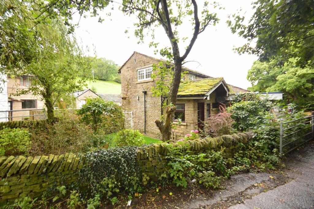 2 bed 1st Floor Flat for rent in Brookhouse. From Jordan Fishwick - Macclesfield