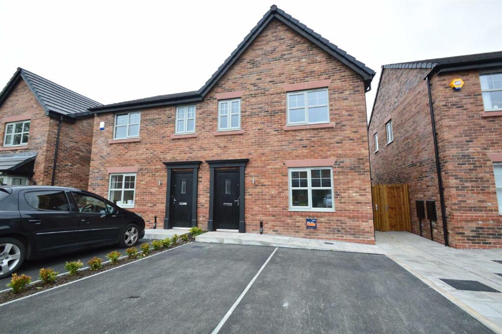 3 bed Semi Detached for rent in Macclesfield. From Jordan Fishwick - Macclesfield 3 bed Semi Detached for rent in Macclesfield. From Jordan Fishwick - Macclesfield