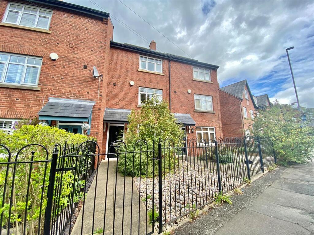 4 bed Detached for rent in Macclesfield. From Jordan Fishwick - Macclesfield