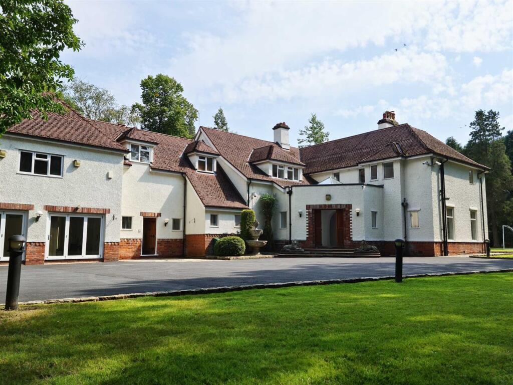7 bed Detached for rent in Wilmslow. From Jordan Fishwick - Wilmslow