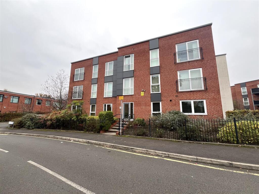 2 bed Apartment for rent in Gatley. From Jordan Fishwick - Wilmslow