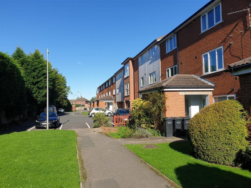 2 bed Apartment for rent in Cheadle Hulme. From Jordan Fishwick - Wilmslow