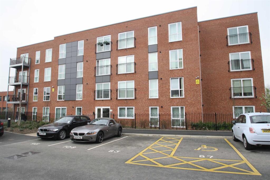 2 bed Apartment for rent in Gatley. From Jordan Fishwick - Wilmslow 2 bed Apartment for rent in Gatley. From Jordan Fishwick - Wilmslow