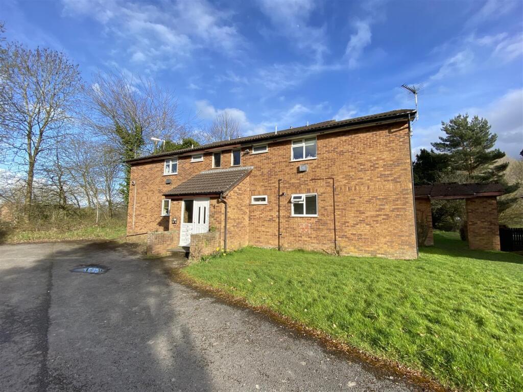 4 bed Studio for rent in Dean Row. From Jordan Fishwick - Wilmslow