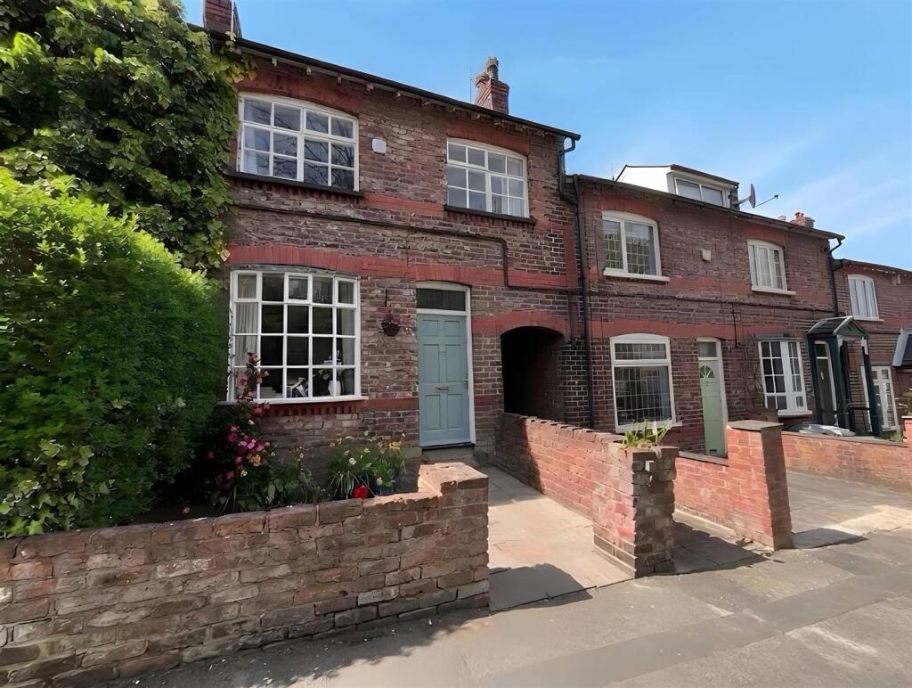 2 bed Mid Terraced House for rent in Wilmslow. From Jordan Fishwick - Wilmslow