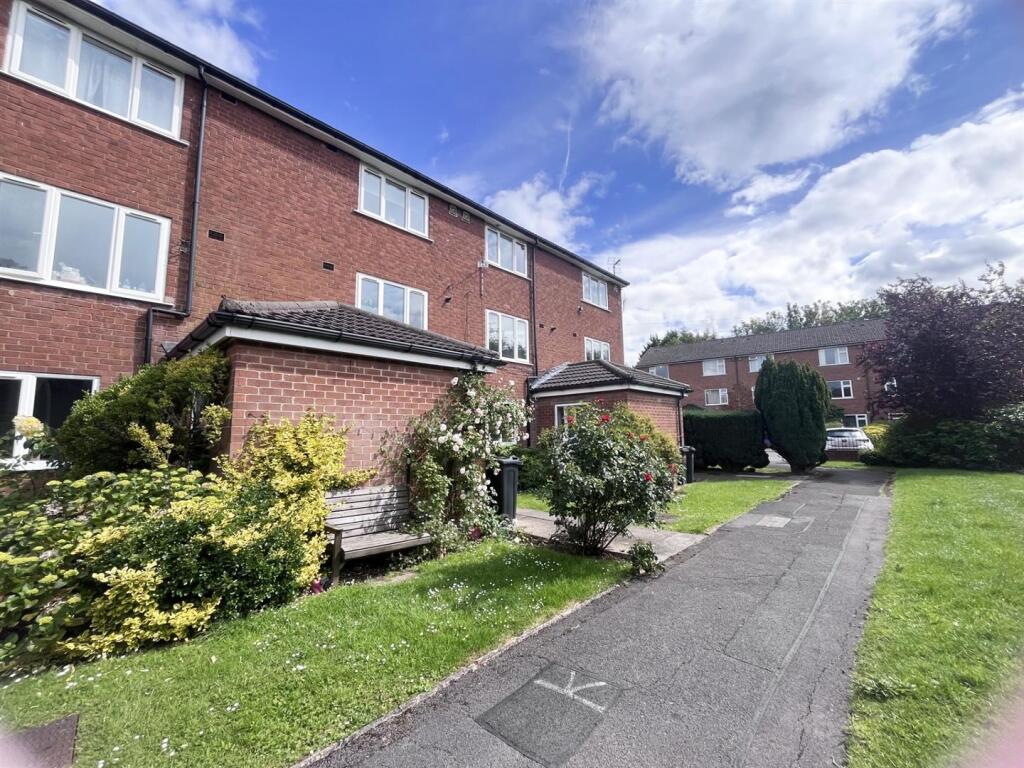 2 bed Apartment for rent in Cheadle Hulme. From Jordan Fishwick - Wilmslow 2 bed Apartment for rent in Cheadle Hulme. From Jordan Fishwick - Wilmslow