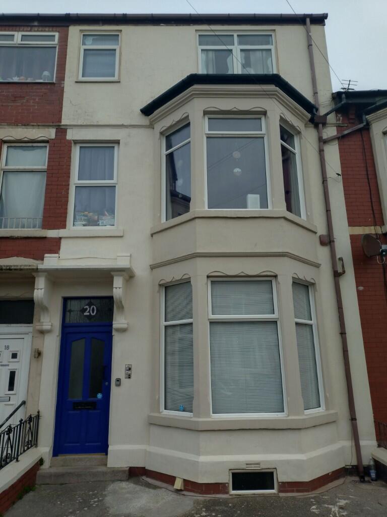 1 bed 1st Floor Flat for rent in Blackpool. From Kenricks Commercial Estate Agents - Blackpool