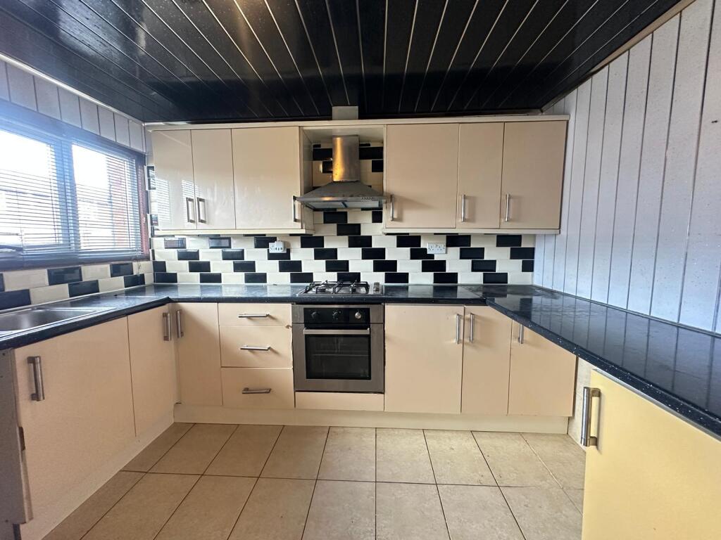 3 bed Mid Terraced House for rent in Wardle. From Keystone - Rochdale