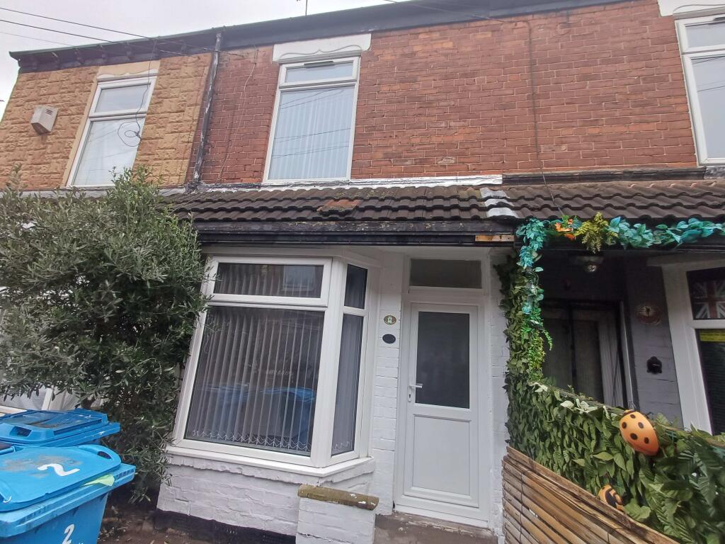 2 bed Mid Terraced House for rent in Hull. From Let's Move Sales and Lettings - Hull