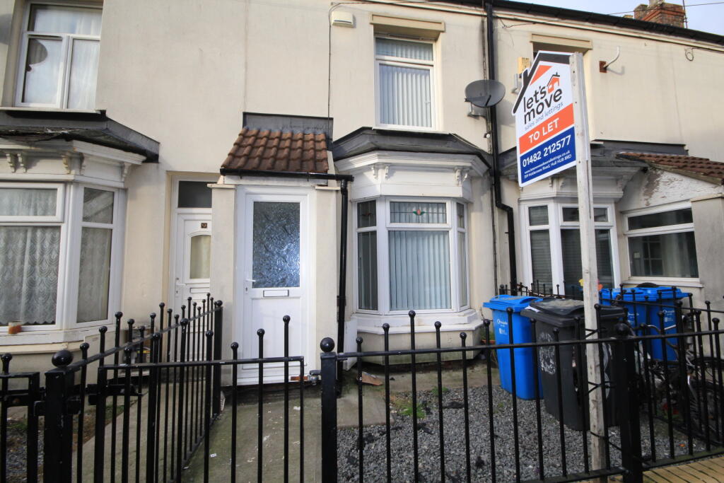 2 bed Mid Terraced House for rent in Hull. From Let's Move Sales and Lettings - Hull