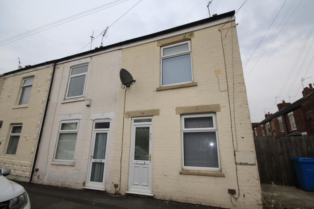 2 bed Mid Terraced House for rent in Hull. From Let's Move Sales and Lettings - Hull