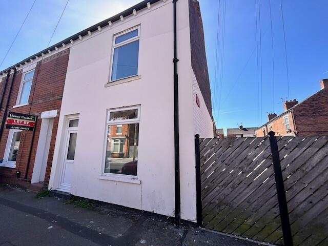 3 bed End of Terrace for rent in Hull. From Let's Move Sales and Lettings - Hull