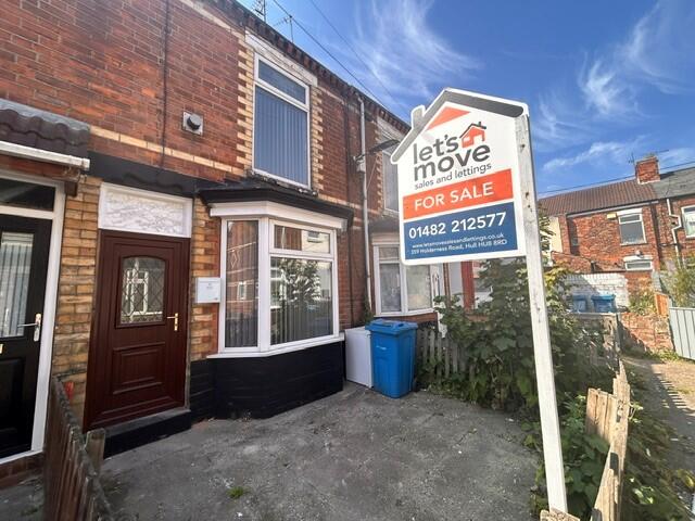 2 bed Mid Terraced House for rent in Hull. From Let's Move Sales and Lettings - Hull