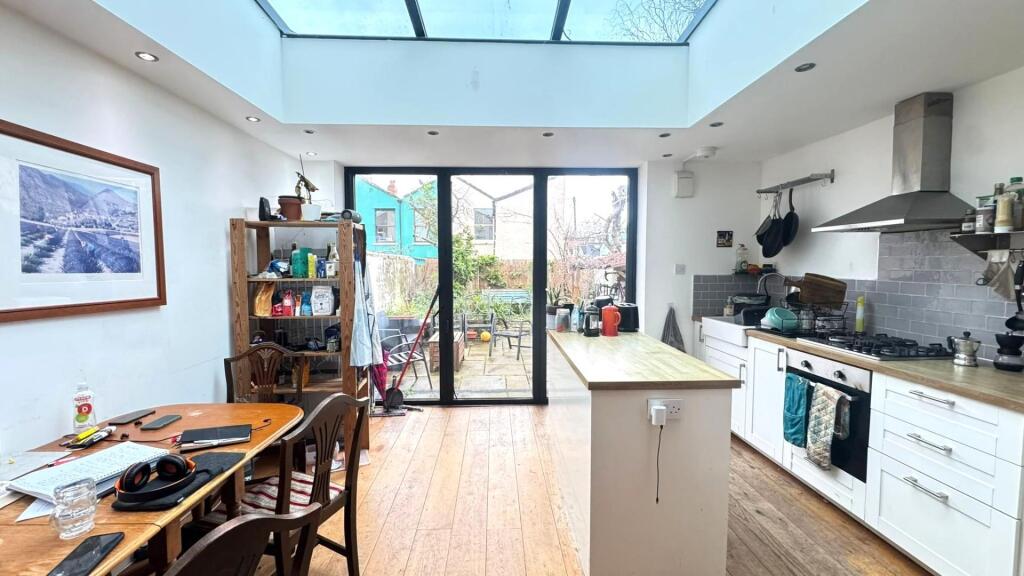 4 bed Detached for rent in Bristol. From Lets Rent Bristol - Bristol 4 bed Detached for rent in Bristol. From Lets Rent Bristol - Bristol