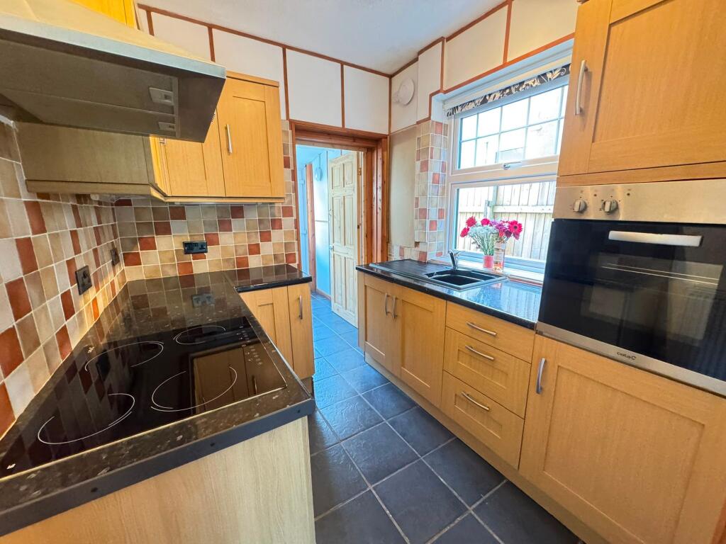 3 bed Semi Detached for rent in Bristol. From Lets Rent Bristol - Bristol 3 bed Semi Detached for rent in Bristol. From Lets Rent Bristol - Bristol