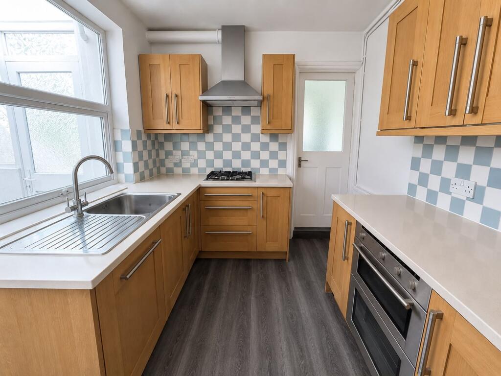2 bed Mid Terraced House for rent in Ashton Vale. From Lets Rent Bristol - Bristol