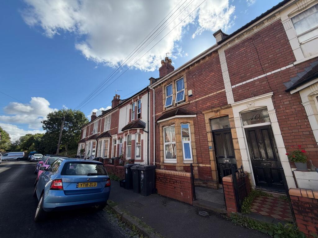4 bed Mid Terraced House for rent in Stapleton. From Lets Rent Bristol - Bristol