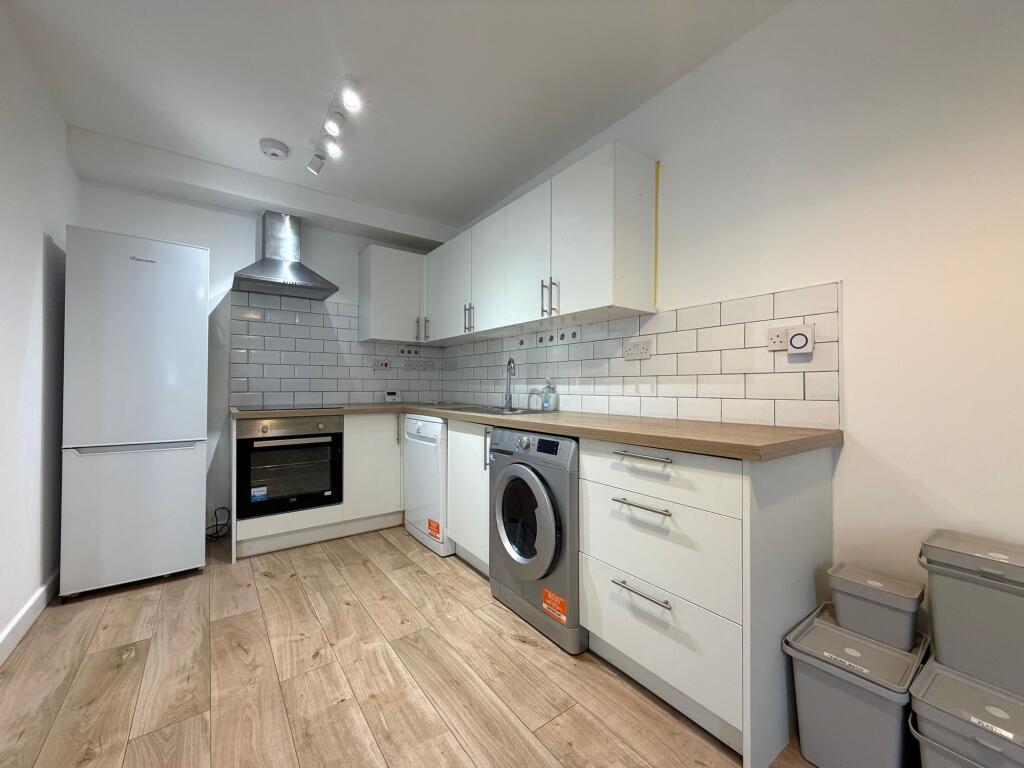 1 bed 1st Floor Flat for rent in Warmley. From Lets Rent Bristol - Bristol
