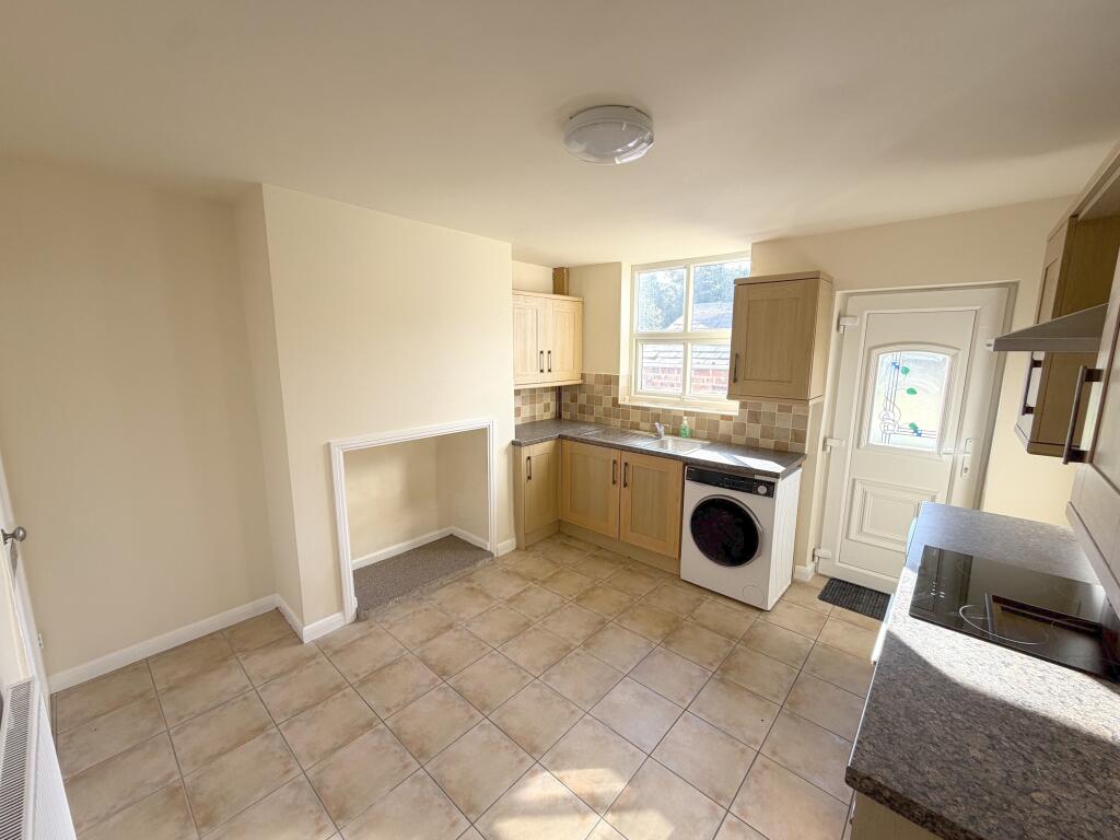 2 bed Mid Terraced House for rent in Chesterfield. From M3 Lettings - Sheffield 2 bed Mid Terraced House for rent in Chesterfield. From M3 Lettings - Sheffield