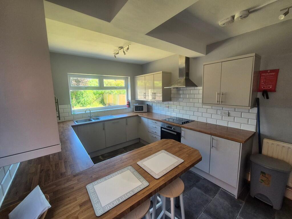 4 bed Semi Detached for rent in Beeston. From Martin & Co - Beeston 4 bed Semi Detached for rent in Beeston. From Martin & Co - Beeston