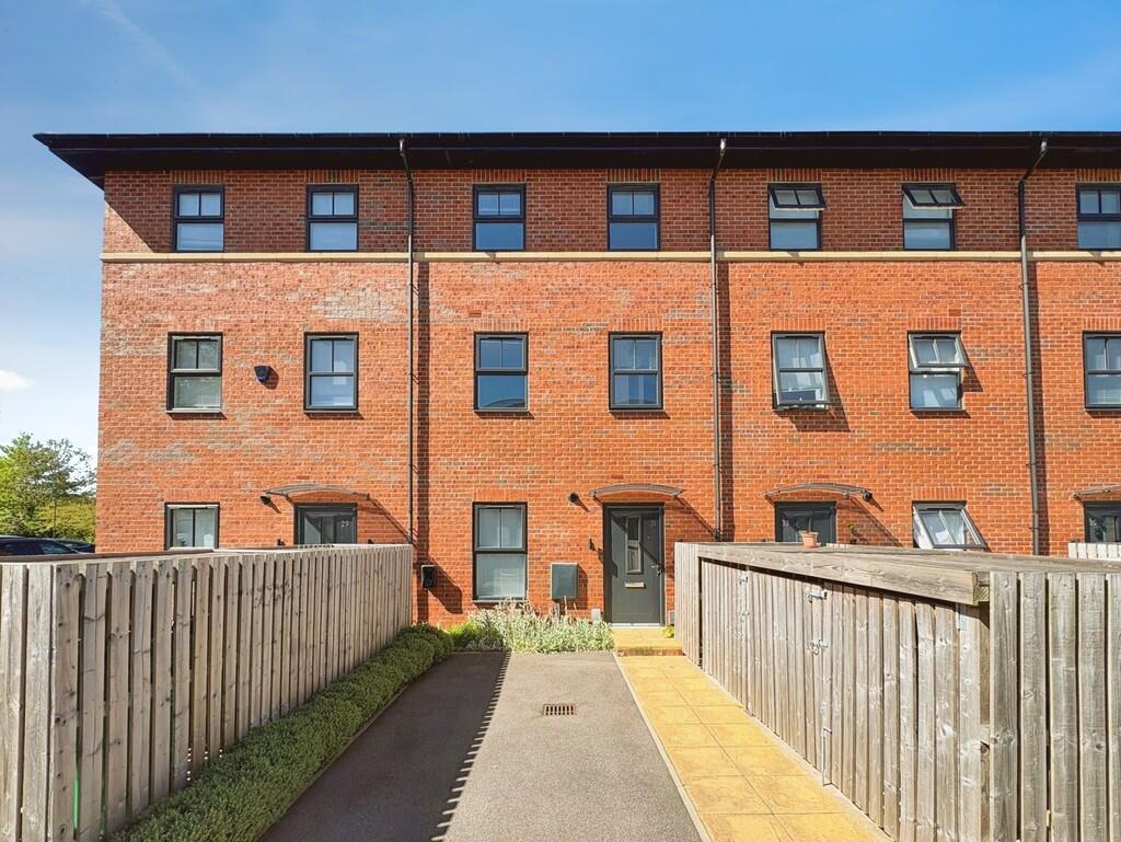 2 bed Town House for rent in Strelley. From Martin & Co - Beeston