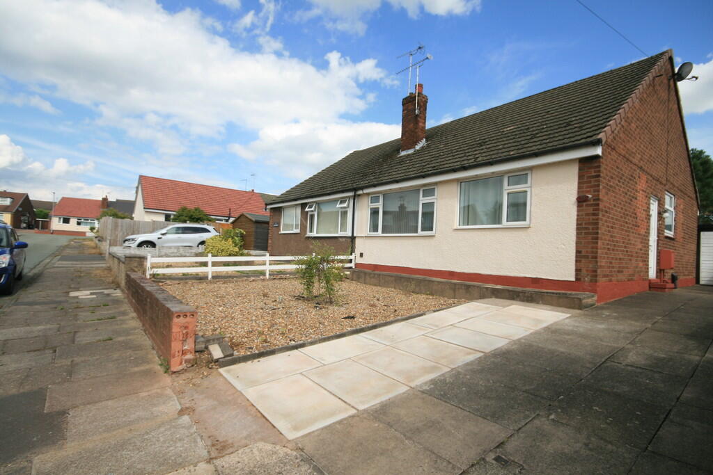 2 bed Semi-detached bungalow for rent in Crewe. From Martin & Co - Crewe 2 bed Semi-detached bungalow for rent in Crewe. From Martin & Co - Crewe