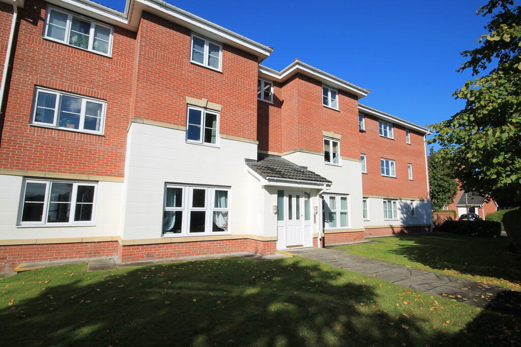 3 bed Apartment for rent in Elworth. From Martin & Co - Crewe