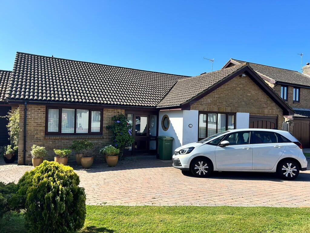 3 bed Detached bungalow for rent in Lunsford's Cross. From MERIDIAN PROPERTY - Hastings