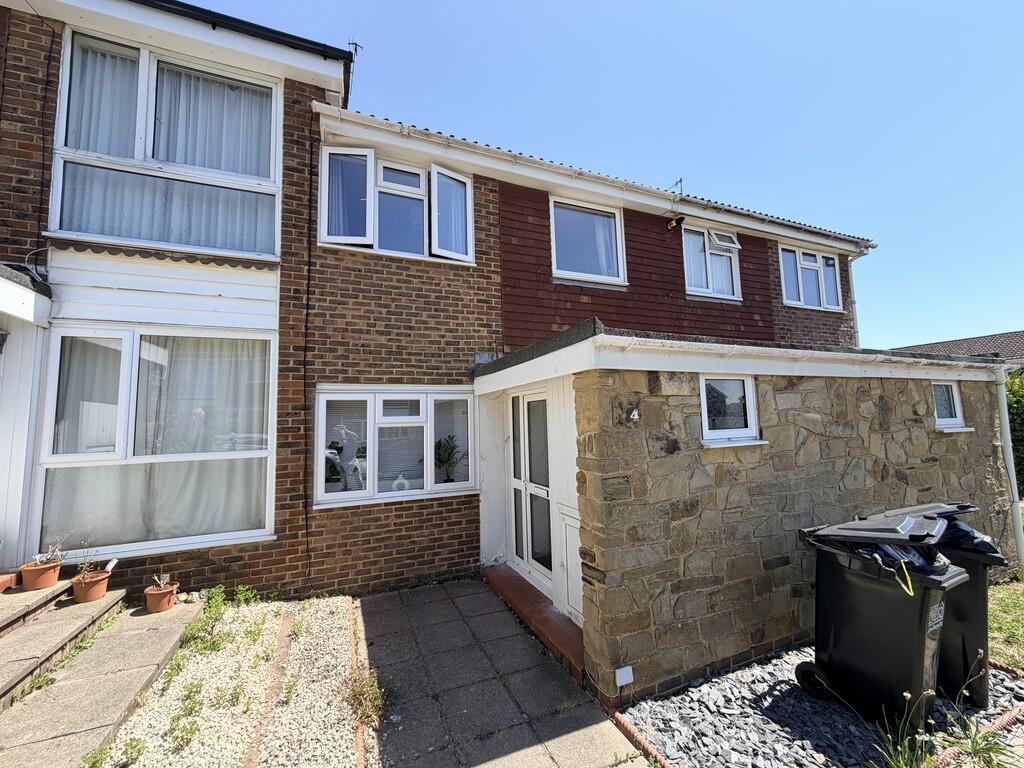 3 bed Mid Terraced House for rent in Lunsford's Cross. From MERIDIAN PROPERTY - Hastings