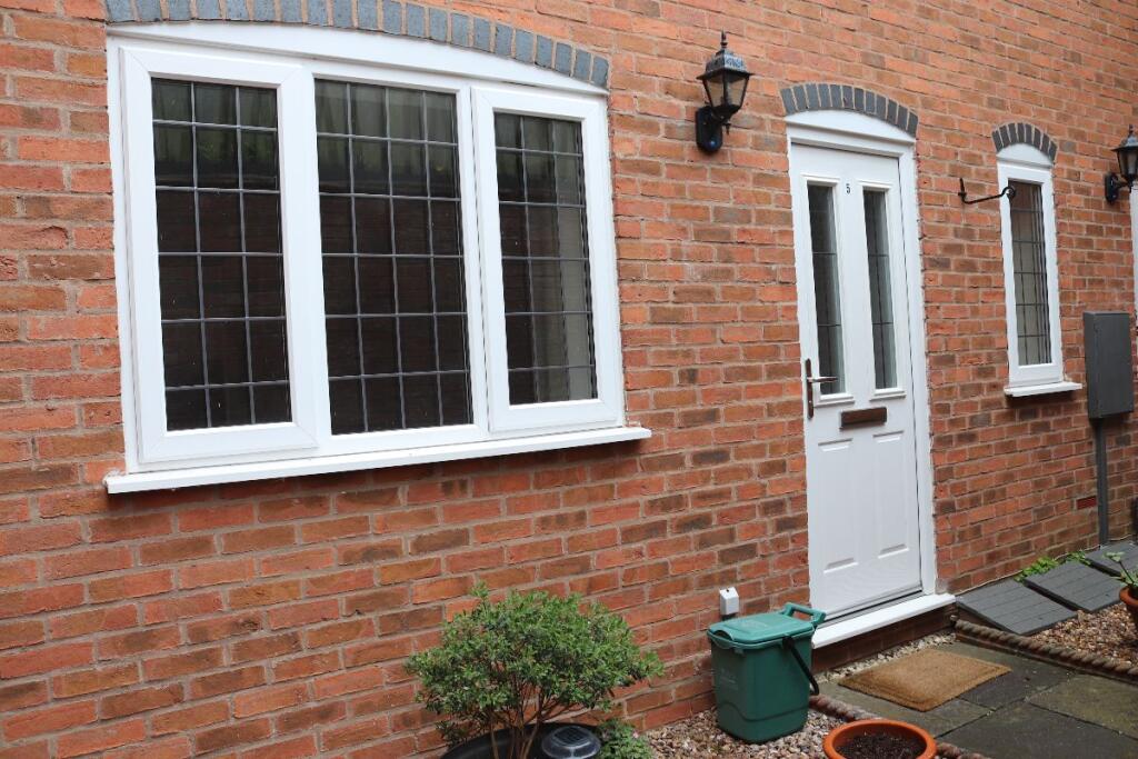 1 bed 1st Floor Flat for rent in Warwick. From MLK Properties - Leamington Spa 1 bed 1st Floor Flat for rent in Warwick. From MLK Properties - Leamington Spa