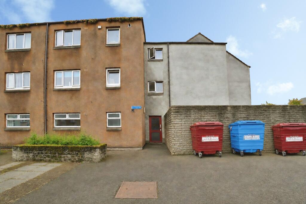 3 bed 1st Floor Flat for rent in Grangemouth. From Northwood - Falkirk