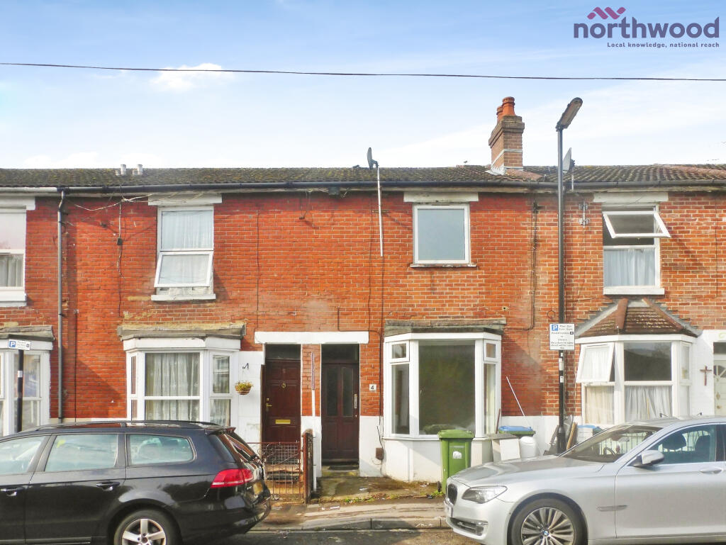 3 bed Mid Terraced House for rent in Southampton. From Northwood - Southampton