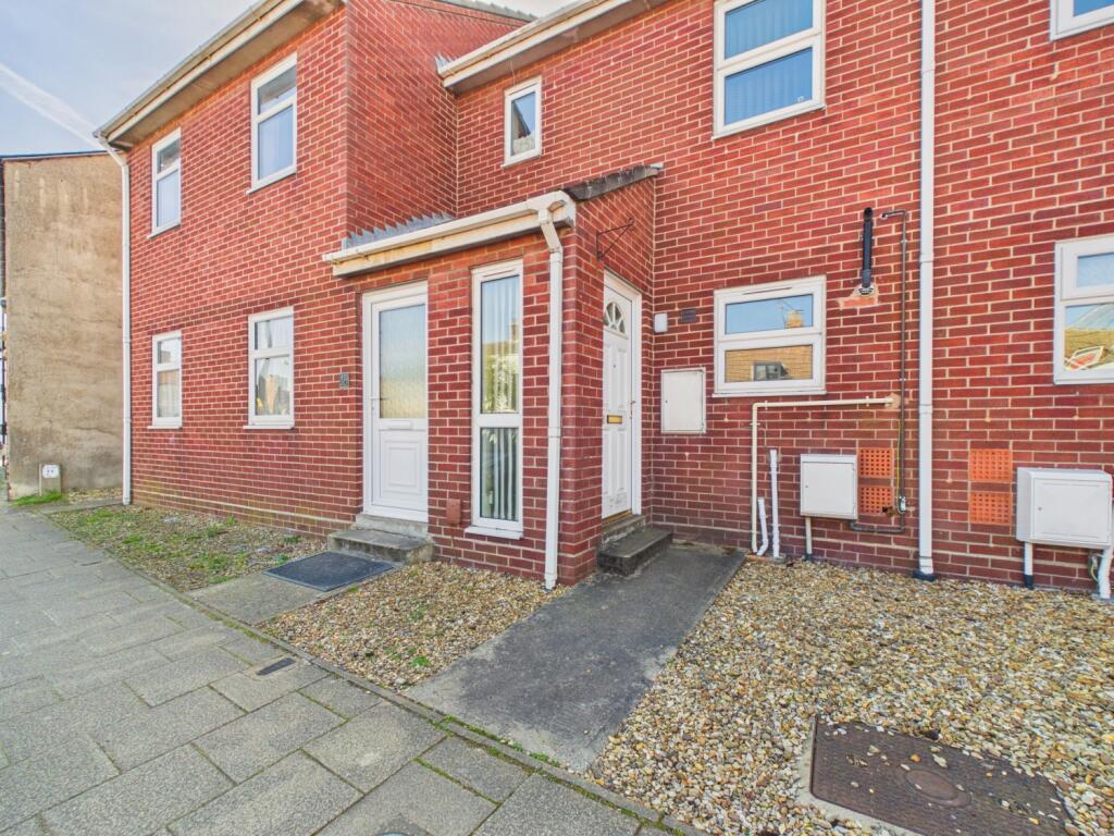 2 bed Mid Terraced House for rent in Crowland. From Optimum Lettings & Property Management Ltd - Peterborough