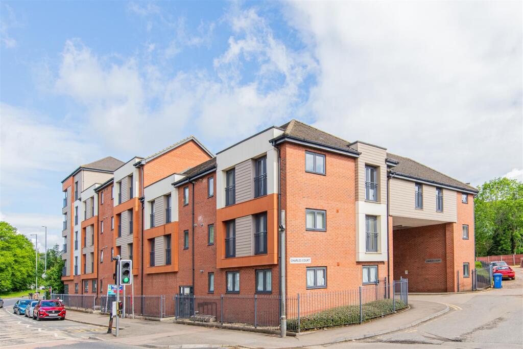 1 bed 1st Floor Flat for rent in Kettering. From Oscar James - Kettering
