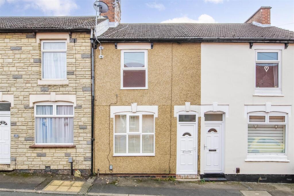 3 bed Mid Terraced House for rent in Kettering. From Oscar James - Kettering